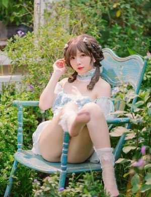 25岁女高中生动漫