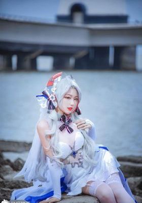 年轻的小姨子